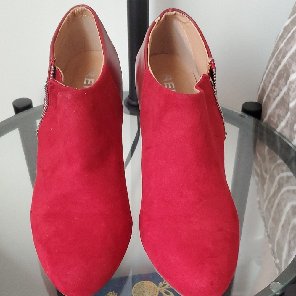 Report Vibrant Red Ankle Boots